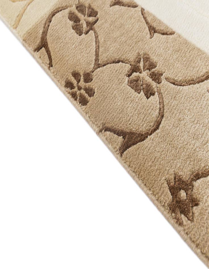 Detail image of  4' 7 x 6' 8  Hand Knotted Darya Wool Rug