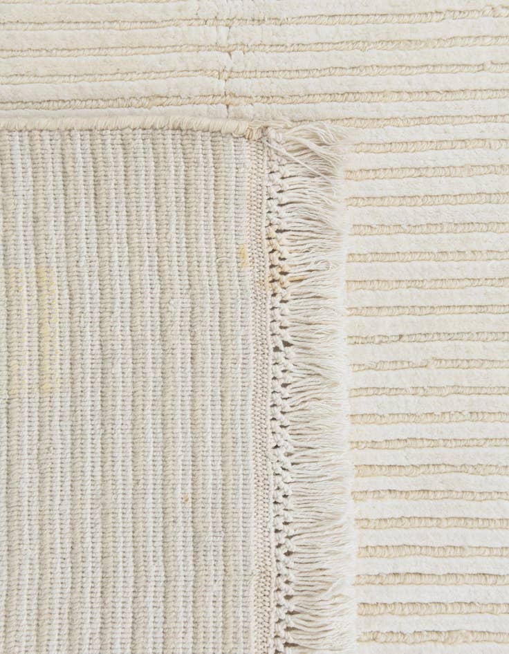 Detail image of  4' 11 x 6' 7  Hand Knotted Darya Wool Rug