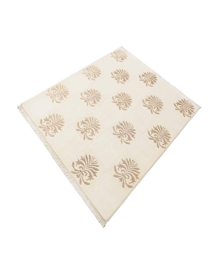 Detail image of  4' 11 x 6' 8  Hand Knotted Darya Wool Rug