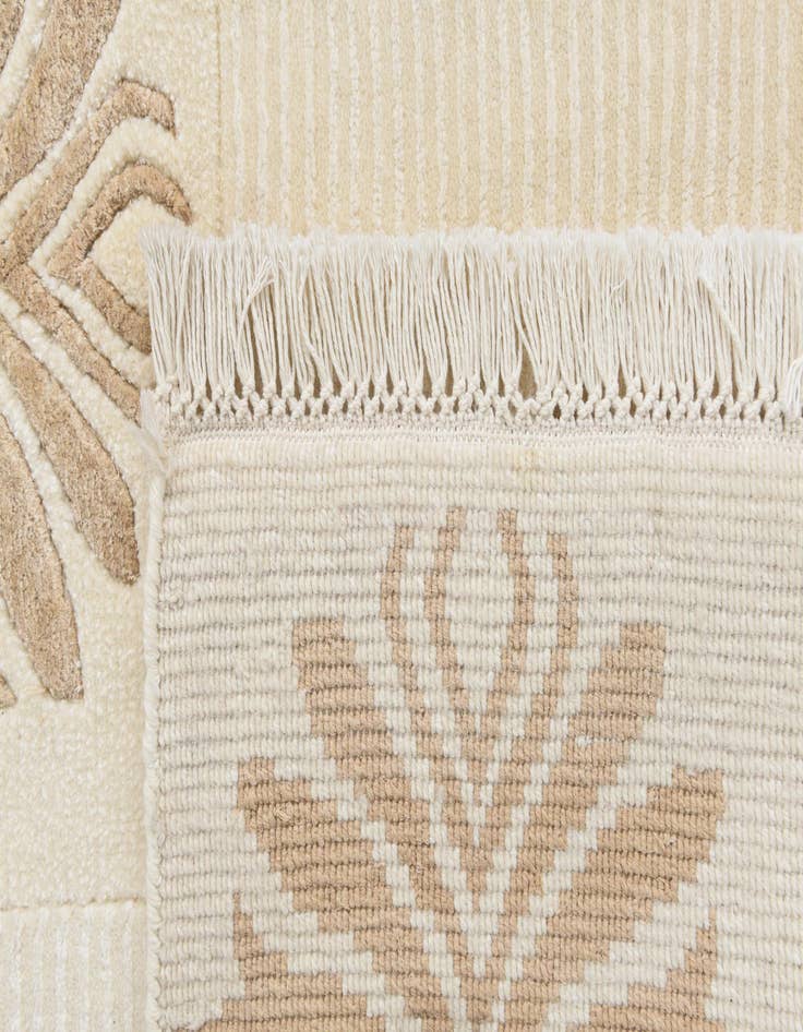 Detail image of  4' 11 x 6' 8  Hand Knotted Darya Wool Rug