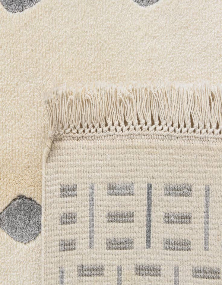 Detail image of  4' 11 x 6' 8  Hand Knotted Darya Wool Rug