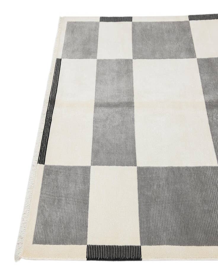 Detail image of  4' 11 x 6' 8  Hand Knotted Darya Wool Rug