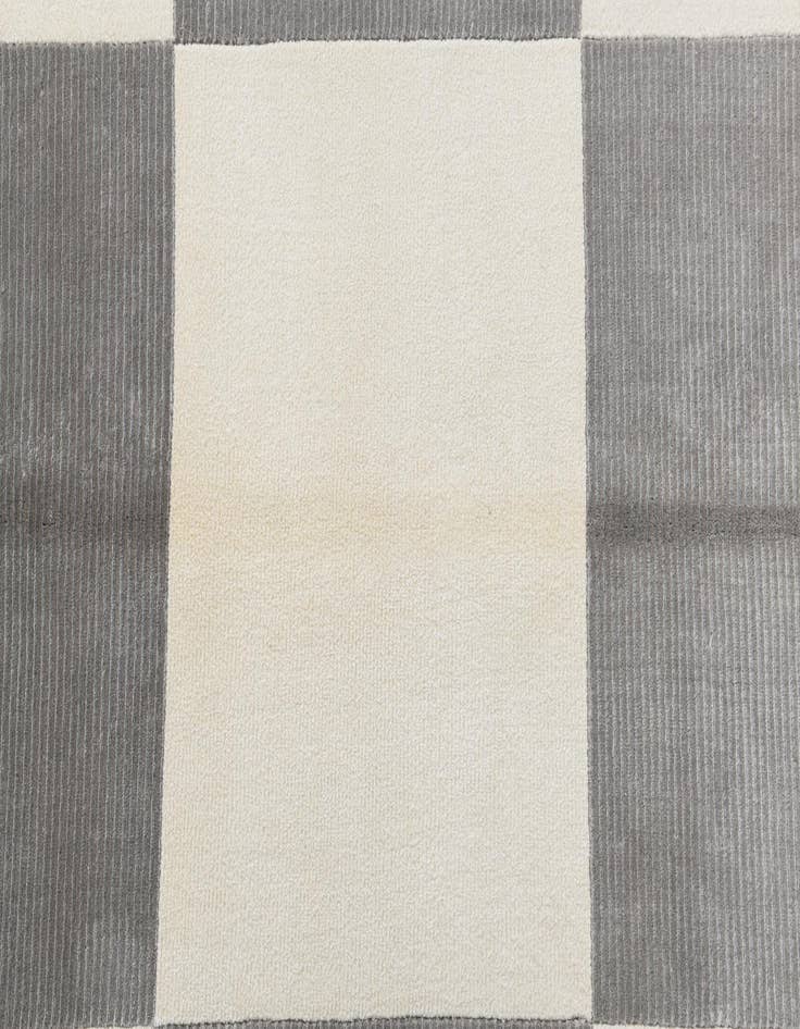 Detail image of  4' 11 x 6' 8  Hand Knotted Darya Wool Rug