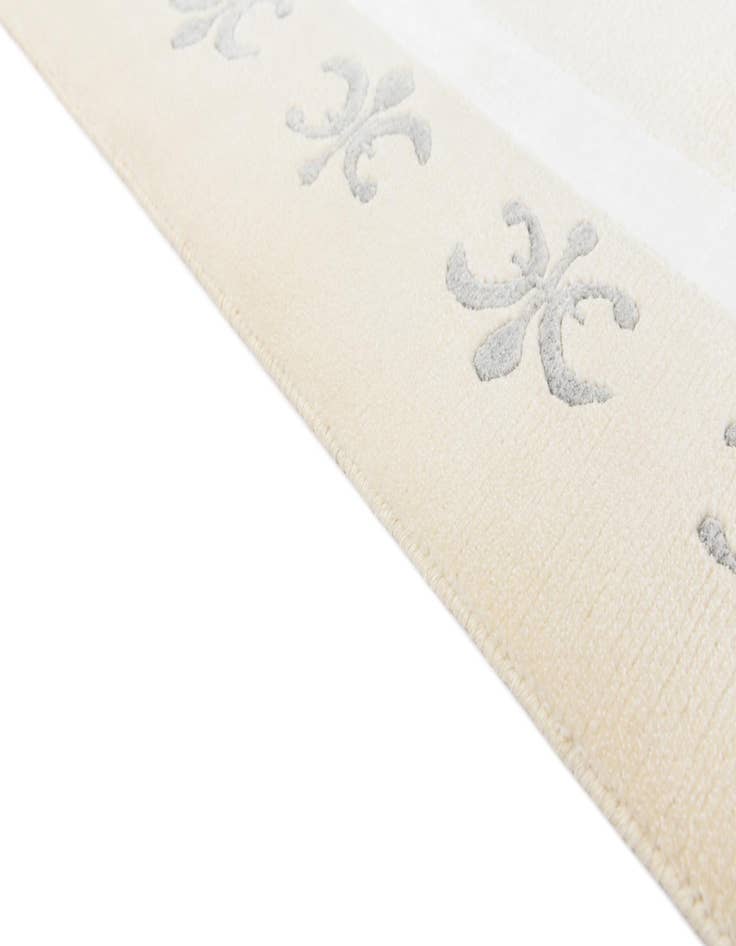 Detail image of  4' 11 x 6' 7  Hand Knotted Darya Wool Rug