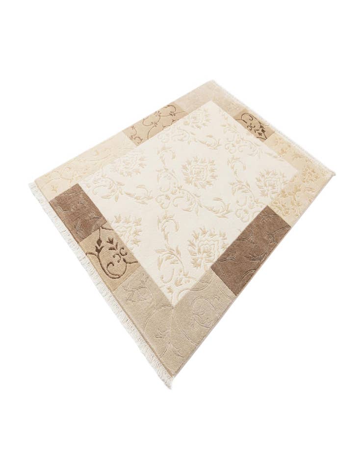 Detail image of  4' 7 x 6' 9  Hand Knotted Darya Wool Rug