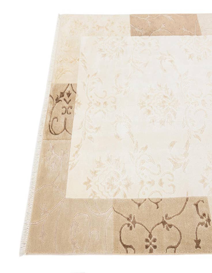 Detail image of  4' 7 x 6' 9  Hand Knotted Darya Wool Rug