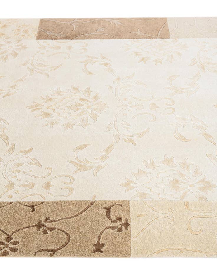 Detail image of  4' 7 x 6' 9  Hand Knotted Darya Wool Rug