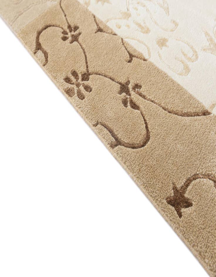 Detail image of  4' 7 x 6' 9  Hand Knotted Darya Wool Rug