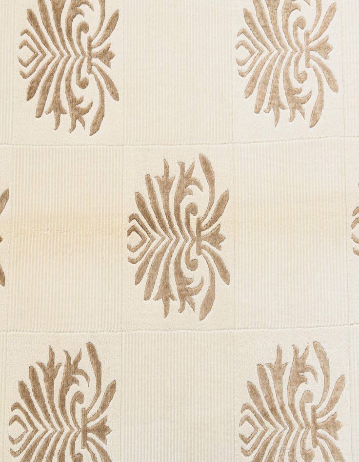 Detail image of  4' 11 x 6' 9  Hand Knotted Darya Wool Rug