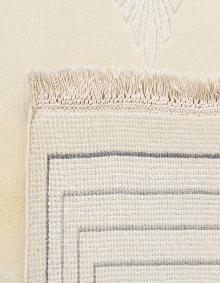 Detail image of  4' 8 x 6' 9  Hand Knotted Darya Wool Rug