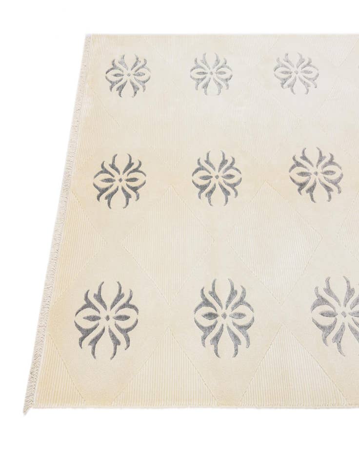 Detail image of  4' 7 x 6' 9  Hand Knotted Darya Wool Rug