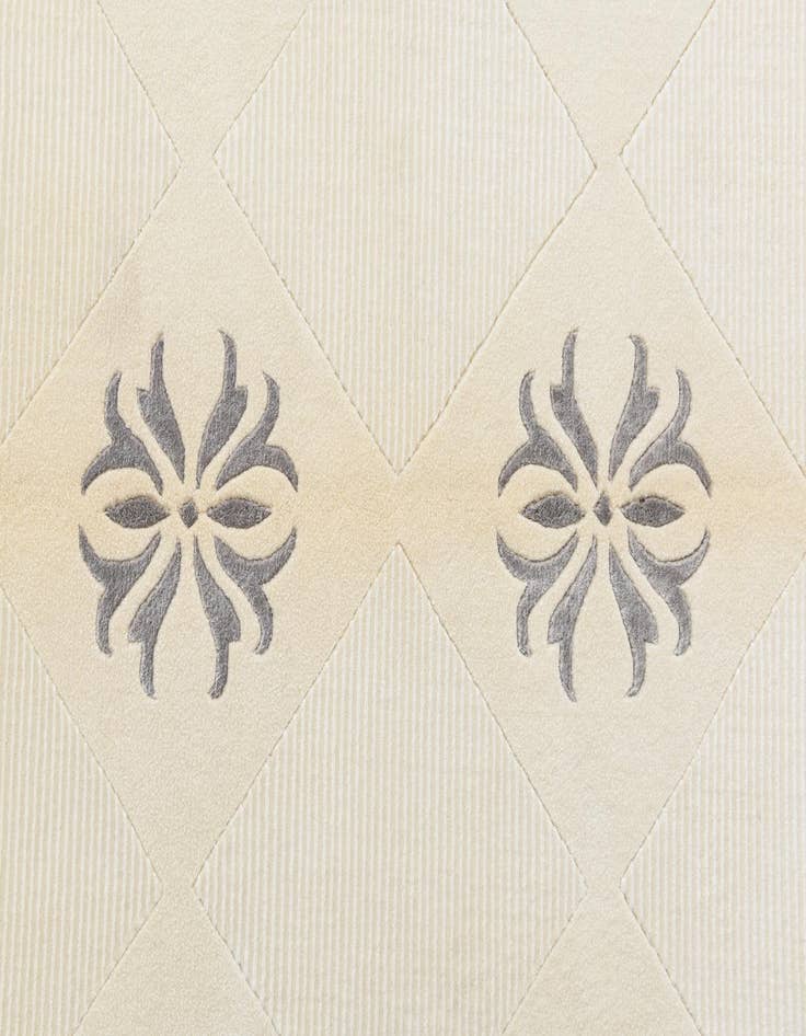 Detail image of  4' 7 x 6' 9  Hand Knotted Darya Wool Rug