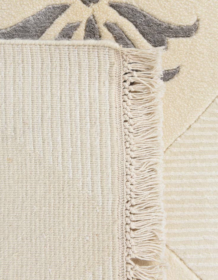 Detail image of  4' 7 x 6' 9  Hand Knotted Darya Wool Rug