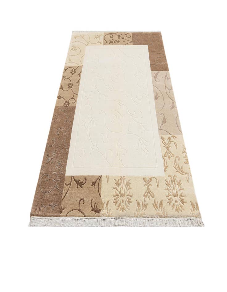 Detail image of  4' 7 x 6' 11  Hand Knotted Darya Wool Rug