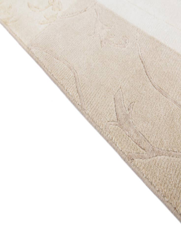 Detail image of  4' 7 x 6' 11  Hand Knotted Darya Wool Rug