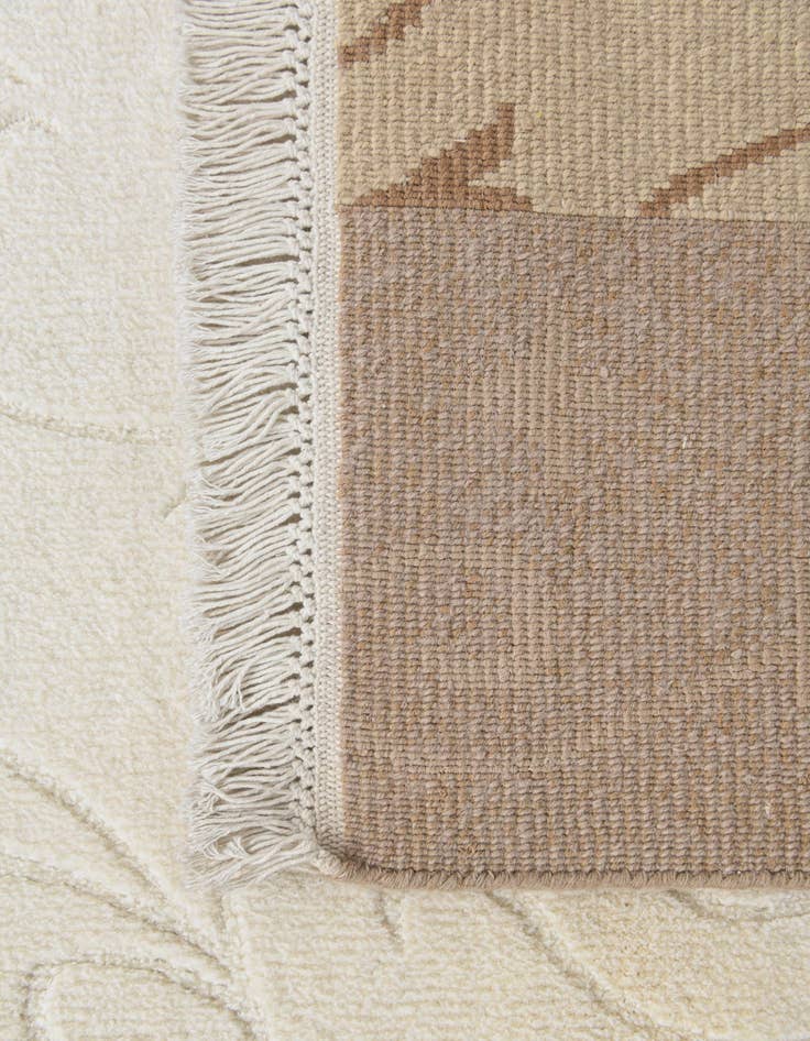 Detail image of  4' 7 x 6' 11  Hand Knotted Darya Wool Rug