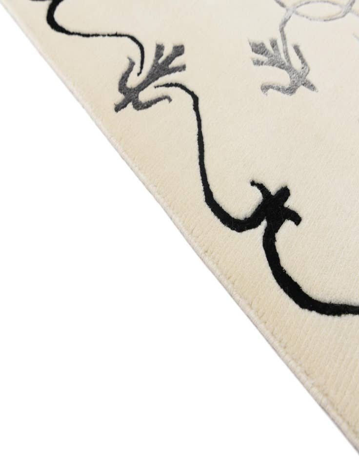 Detail image of  4' 8 x 6' 7  Hand Knotted Darya Wool Rug