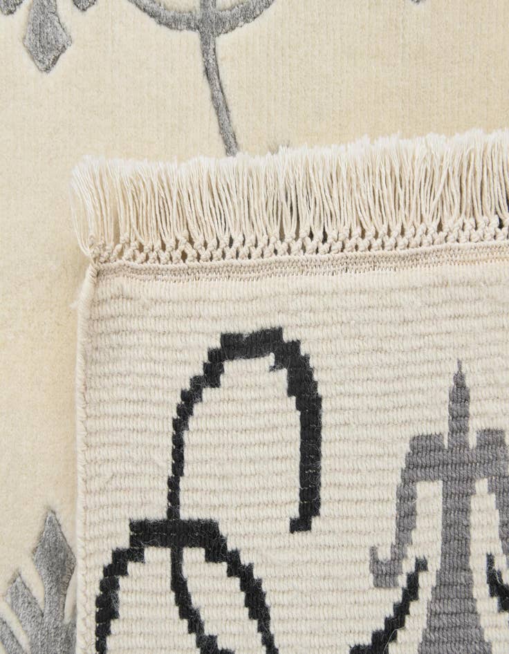 Detail image of  4' 8 x 6' 7  Hand Knotted Darya Wool Rug