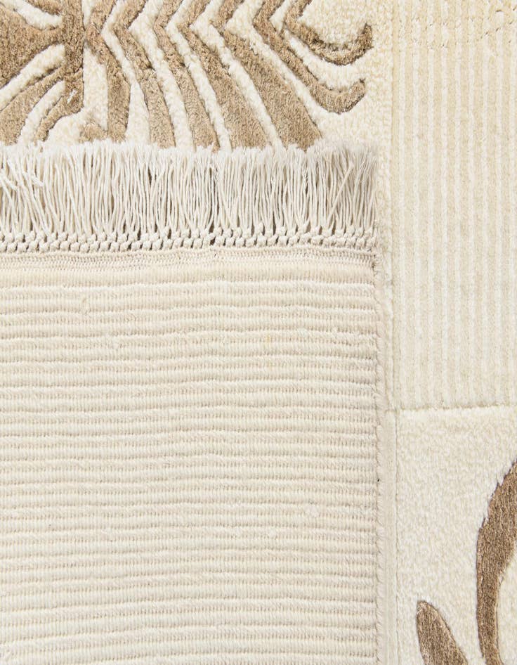 Detail image of  5' x 6' 7  Hand Knotted Darya Wool Rug