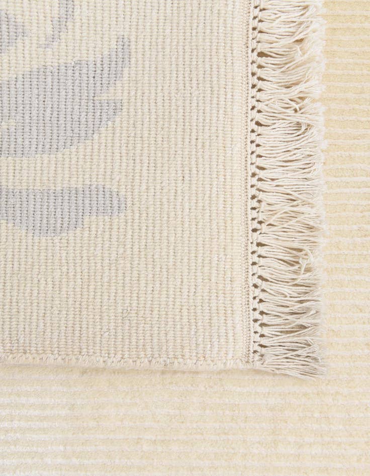 Detail image of  5' 5 x 6' 5  Hand Knotted Darya Rug