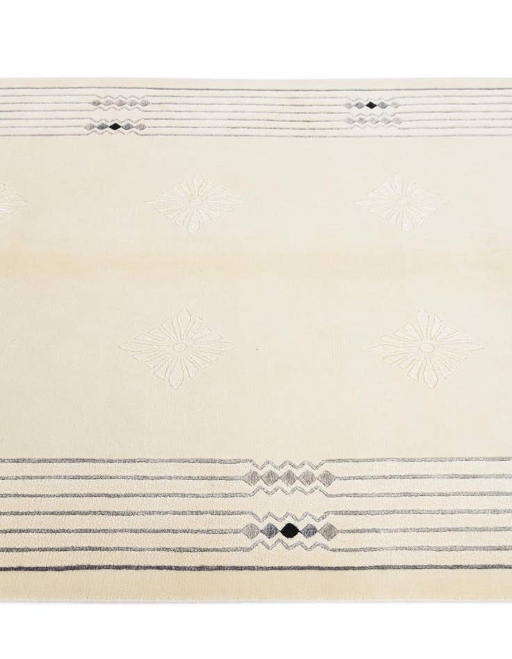 Detail image of  4' 6 x 6' 8  Hand Knotted Darya Wool Rug