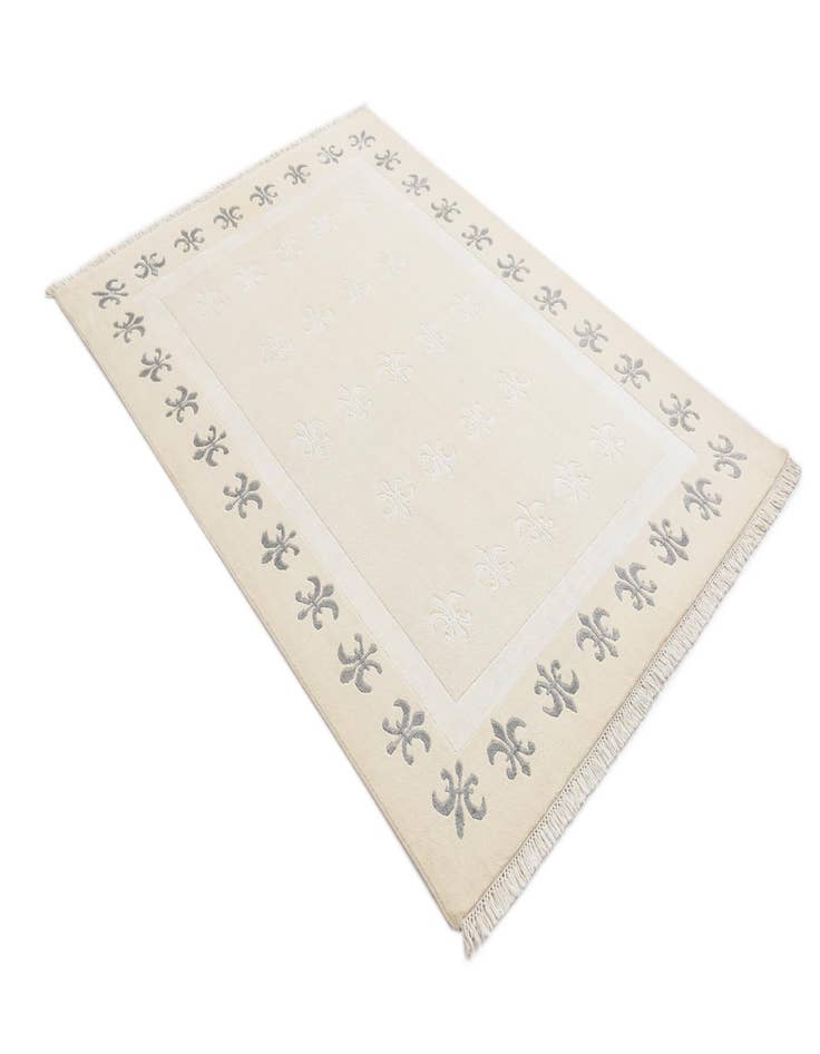 Detail image of  4' 11 x 6' 9  Hand Knotted Darya Wool Rug