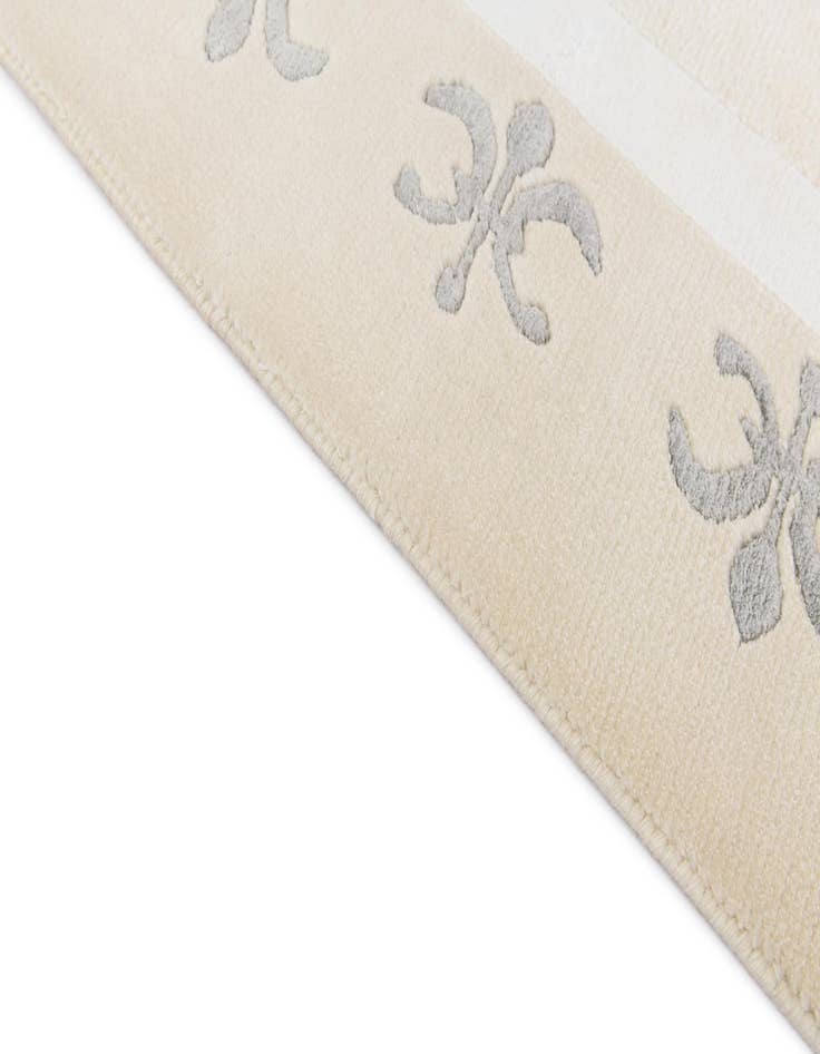 Detail image of  4' 11 x 6' 9  Hand Knotted Darya Wool Rug