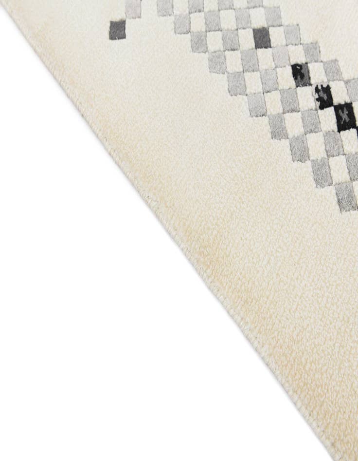 Detail image of  4' 10 x 6' 7  Hand Knotted Darya Wool Rug