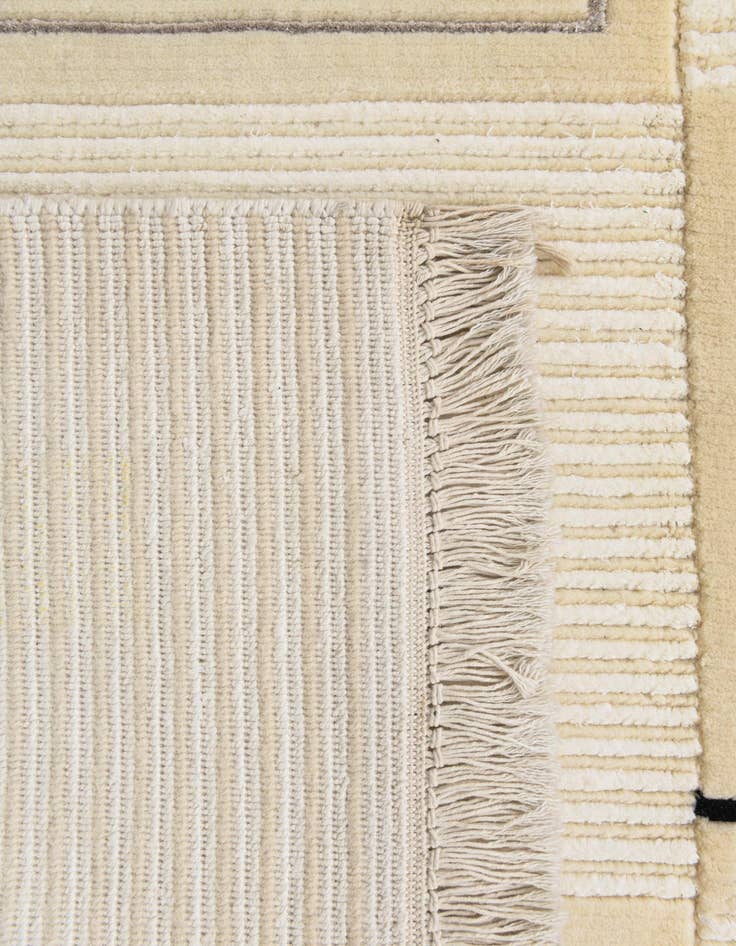 Detail image of  4' 11 x 6' 11  Hand Knotted Darya Wool Rug