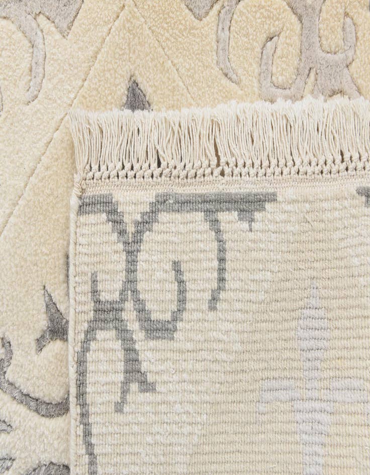 Detail image of  4' 7 x 6' 7  Hand Knotted Darya Wool Rug