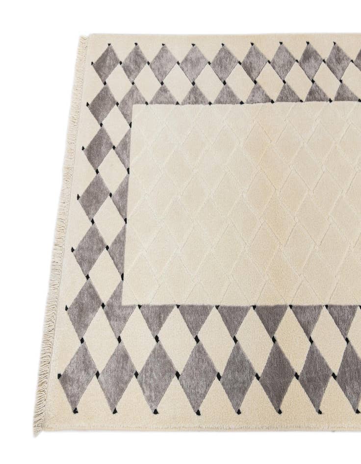 Detail image of  2' 11 x 5' 1  Hand Knotted Darya Wool Rug