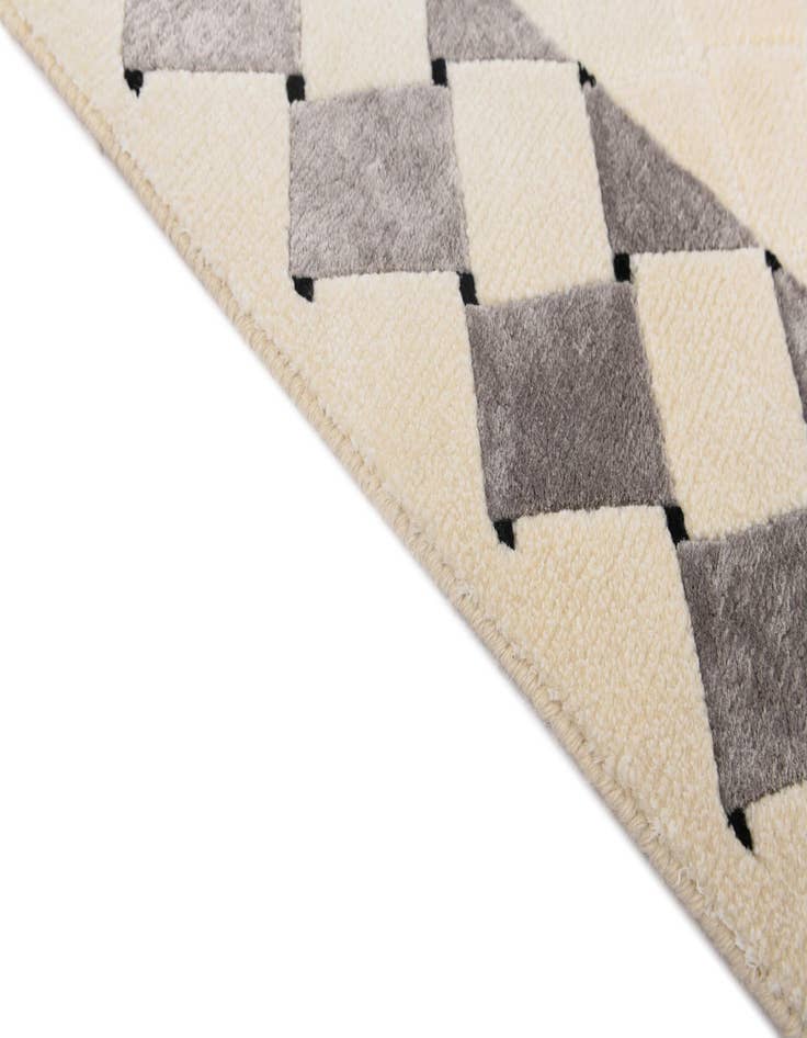 Detail image of  2' 11 x 5' 1  Hand Knotted Darya Wool Rug