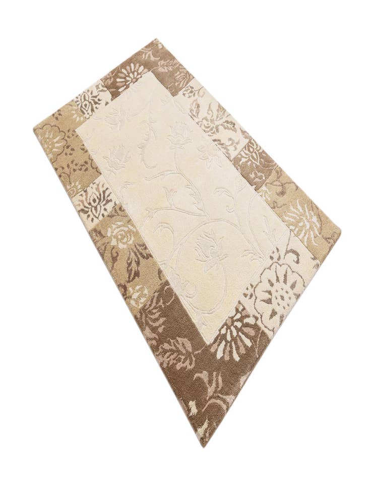 Detail image of  3' 1 x 4' 10  Hand Knotted Darya Wool Rug