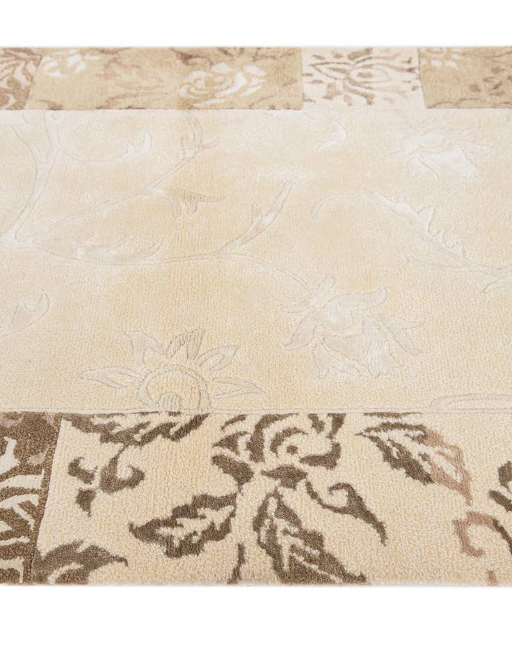 Detail image of  3' 1 x 4' 10  Hand Knotted Darya Wool Rug