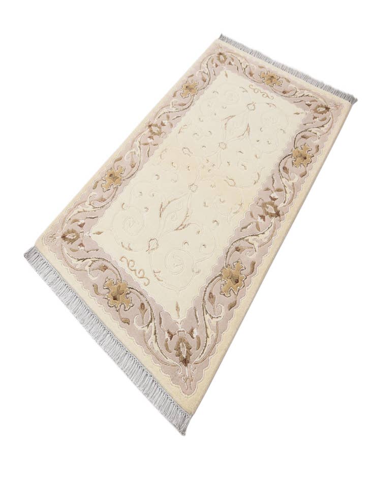 Detail image of  3' 1 x 4' 11  Hand Knotted Darya Wool Rug