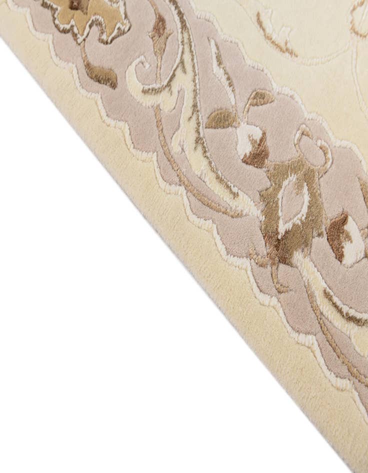 Detail image of  3' 1 x 4' 11  Hand Knotted Darya Wool Rug