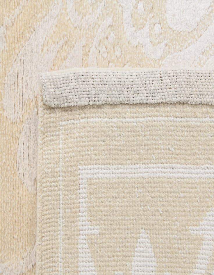 Detail image of  2' 11 x 4' 11  Hand Knotted Darya Wool Rug