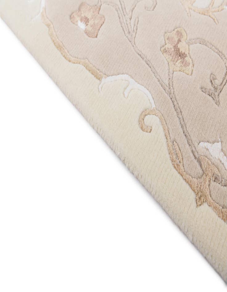 Detail image of  5' 9 x 7' 10  Hand Knotted Darya Wool Rug