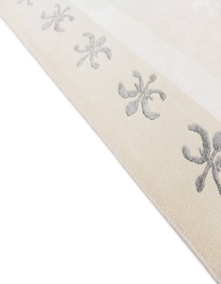 Detail image of  5' 5 x 8'  Hand Knotted Darya Wool Rug