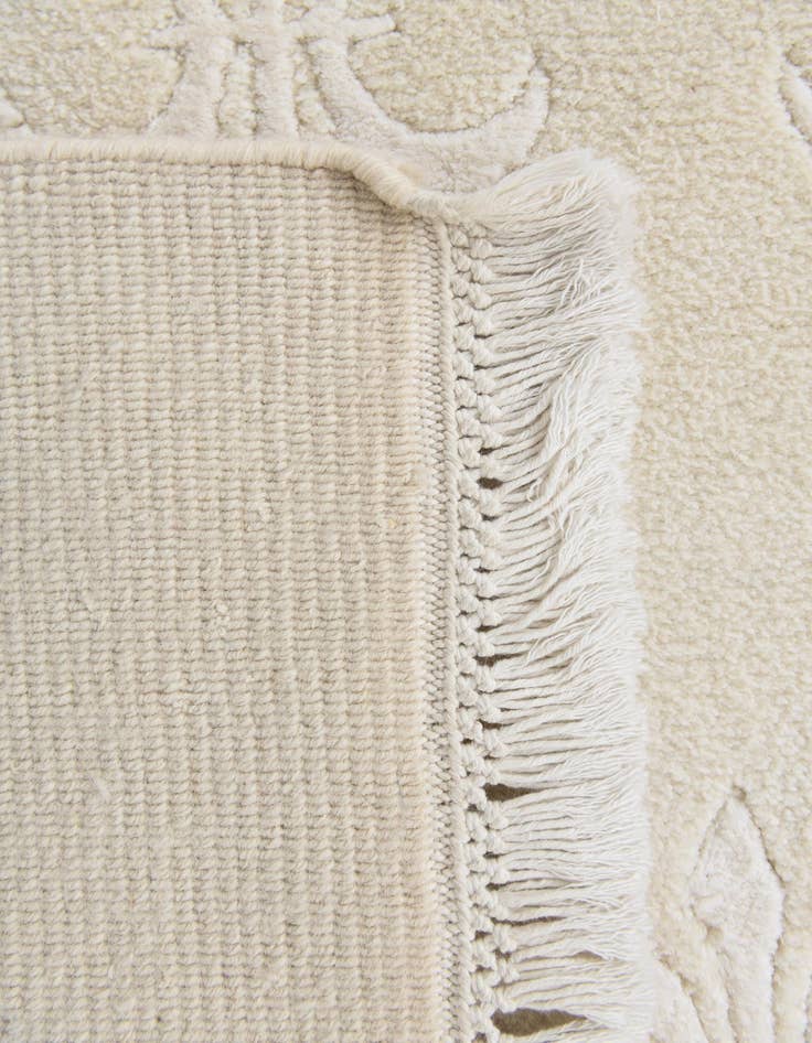 Detail image of  5' 5 x 8'  Hand Knotted Darya Wool Rug