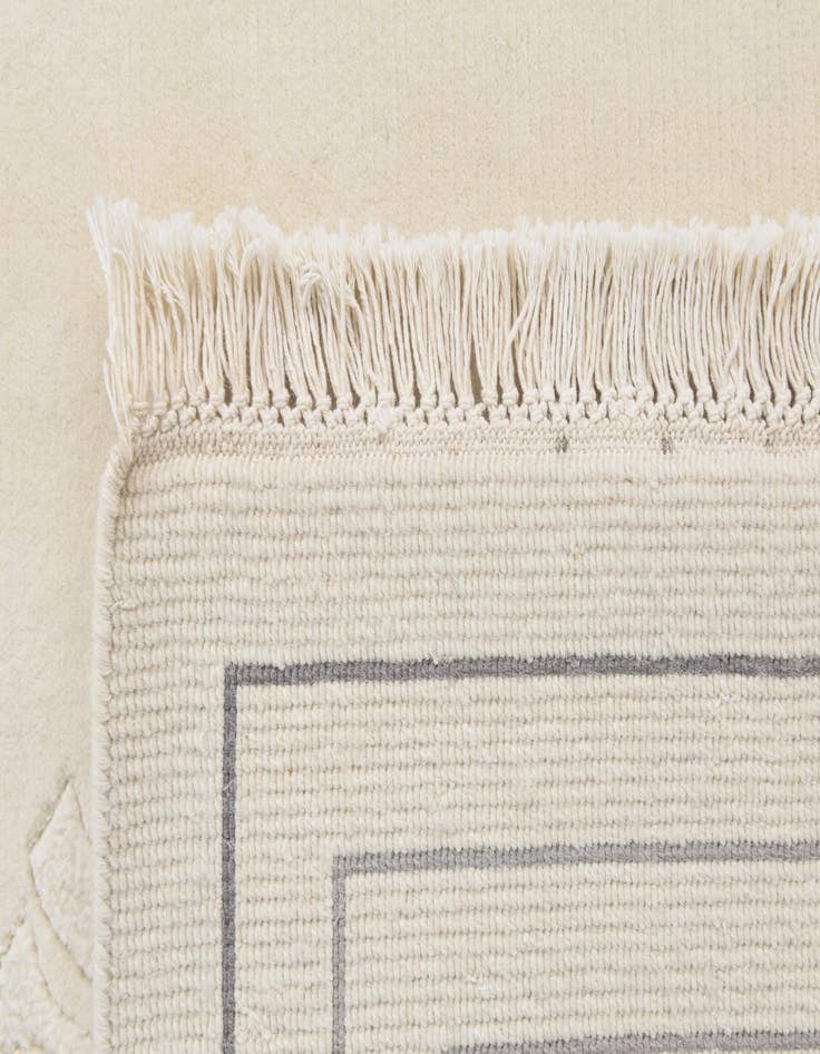 Detail image of  5' 7 x 7' 10  Hand Knotted Darya Wool Rug