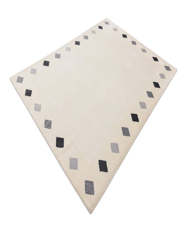 Detail image of  5' 7 x 8'  Hand Knotted Darya Wool Rug