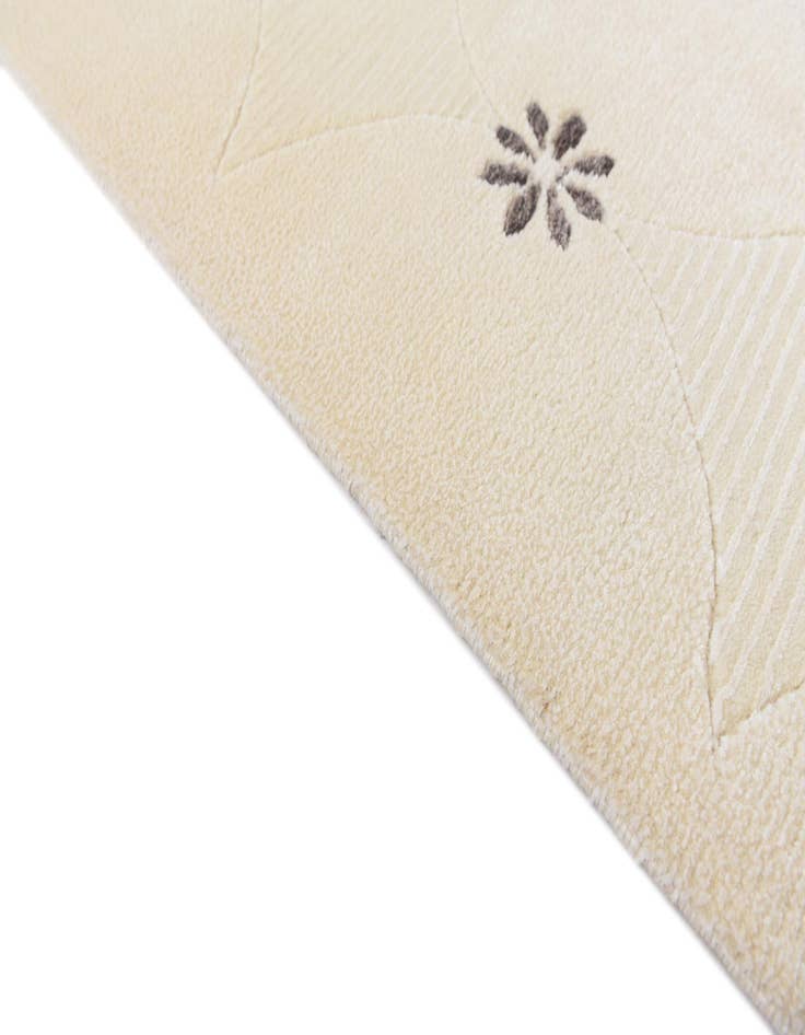 Detail image of  5' 8 x 8' 2  Hand Knotted Darya Wool Rug