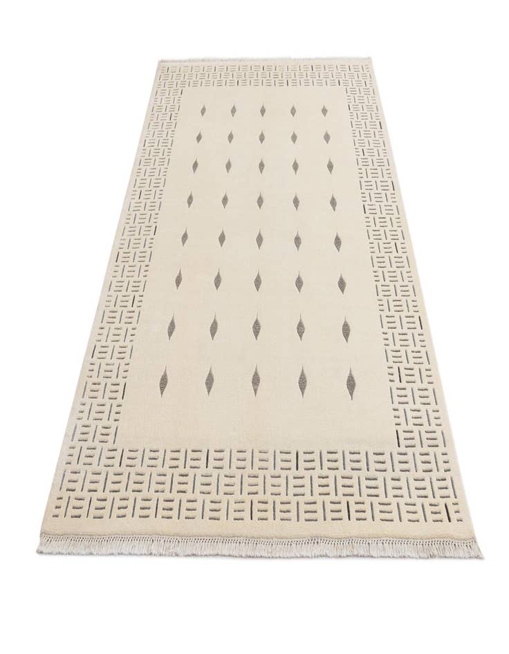 Detail image of  5' 6 x 8'  Hand Knotted Darya Wool Rug