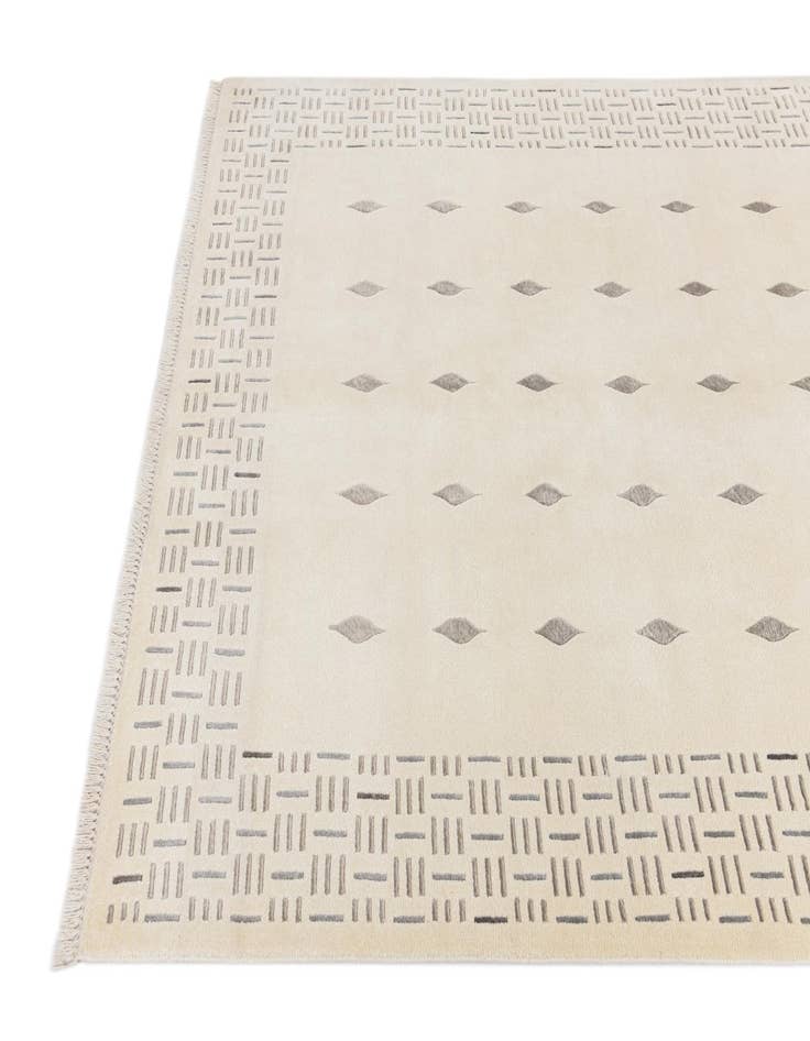 Detail image of  5' 6 x 8'  Hand Knotted Darya Wool Rug