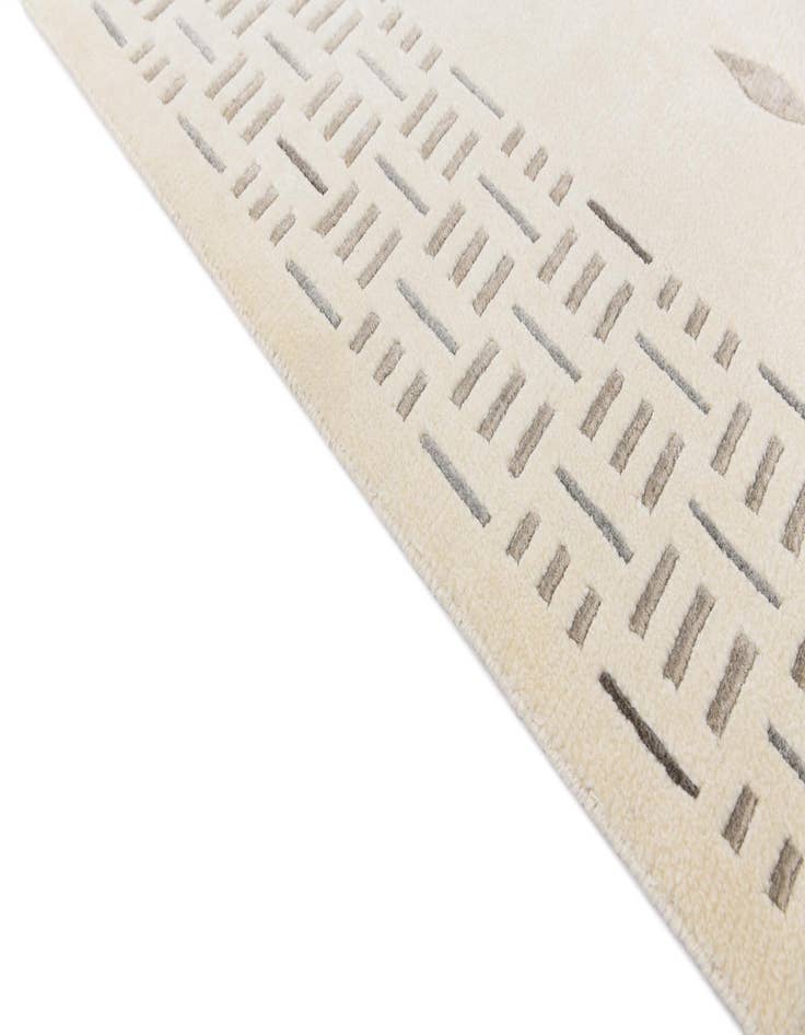 Detail image of  5' 6 x 8'  Hand Knotted Darya Wool Rug