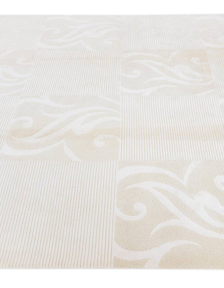 Detail image of  5' 9 x 8' Darya Rug