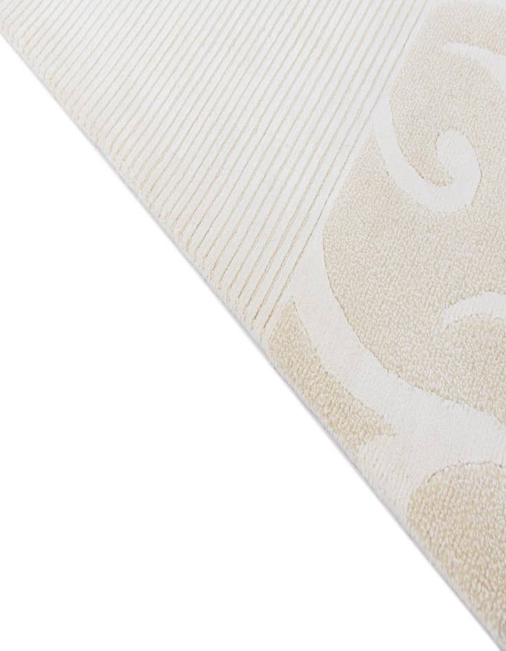 Detail image of  5' 9 x 8' Darya Rug