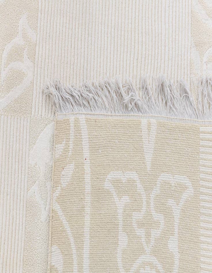 Detail image of  5' 10 x 8' Darya Rug