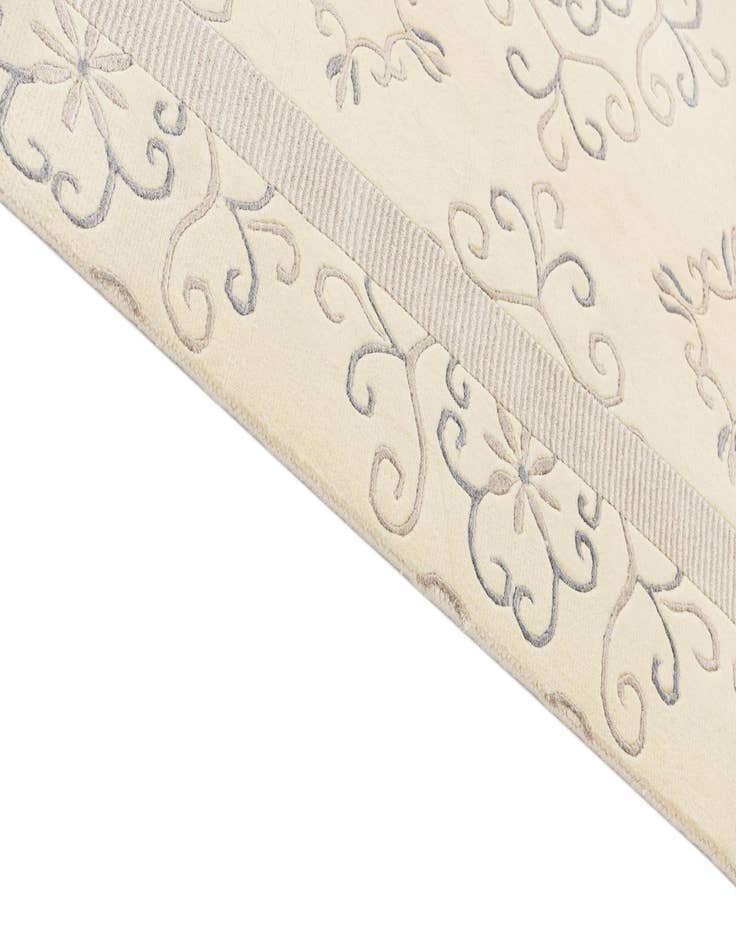 Detail image of  5' 6 x 7' 10 Darya Rug